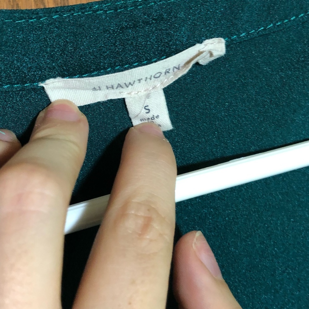Green button down blouse - Picture 6 of 7